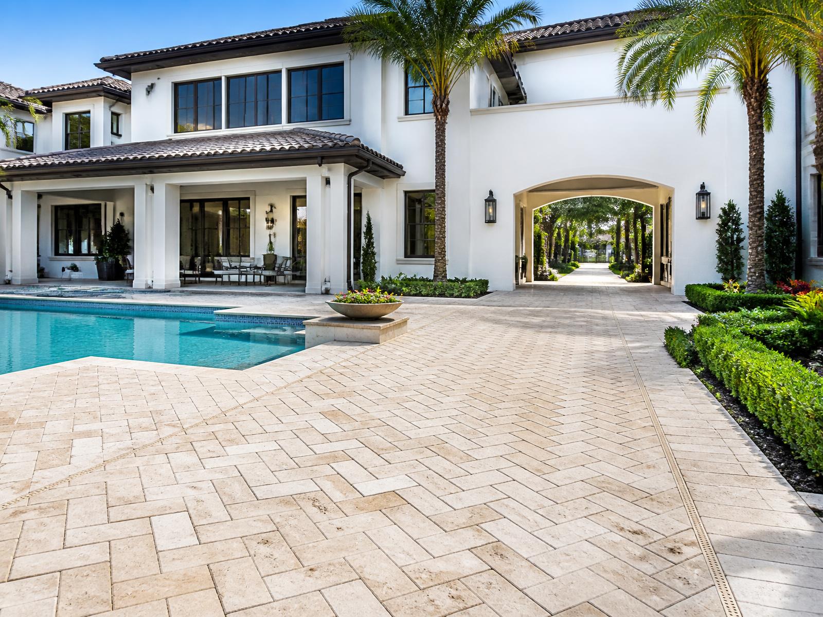 Travertine paver pool deck